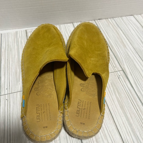 Ubuntu Women’s~Lamu mustard yellow Mules~size 10 - Picture 9 of 9